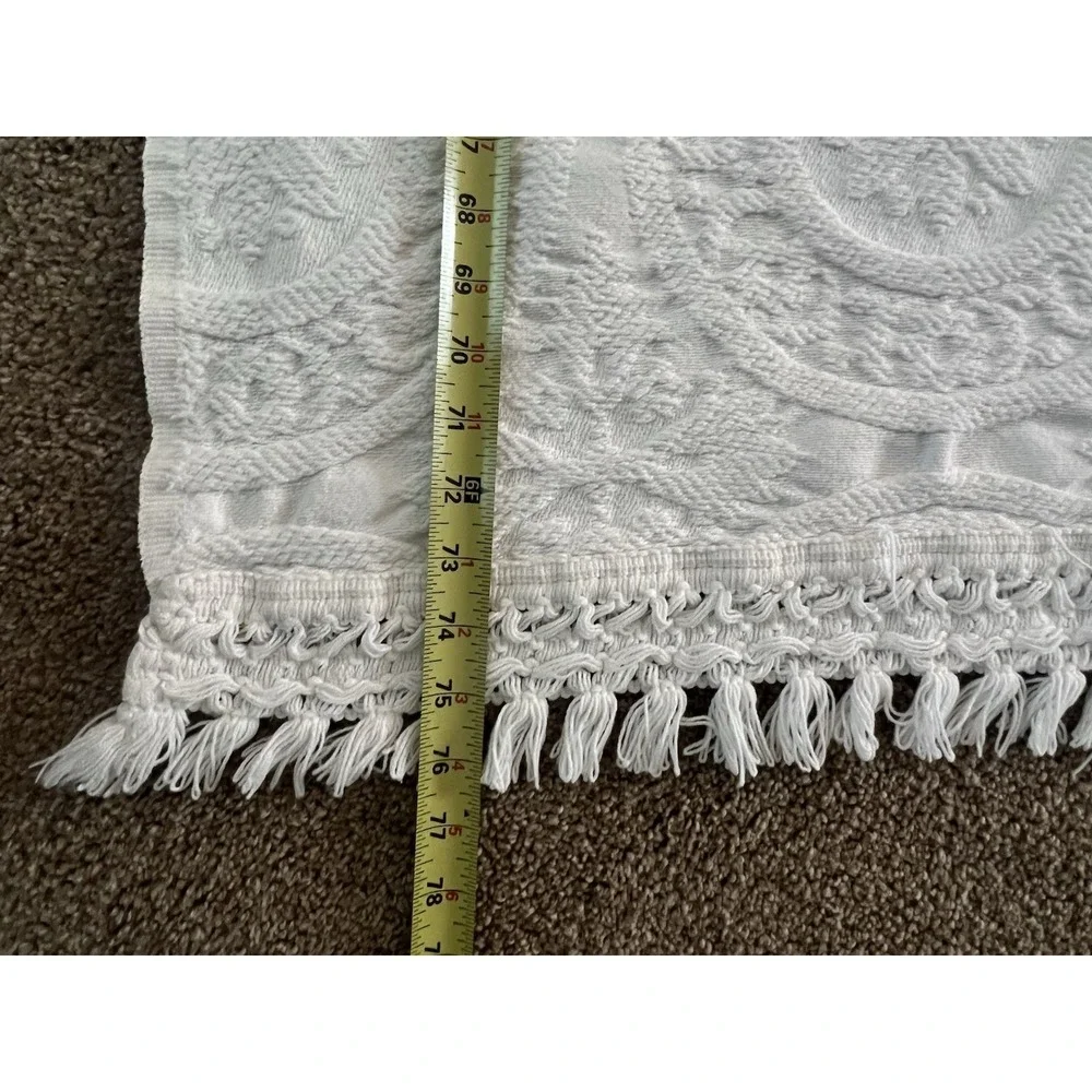 Vintage Cannon Matelasse Bedspread White Medallions Floral Fringe Twin